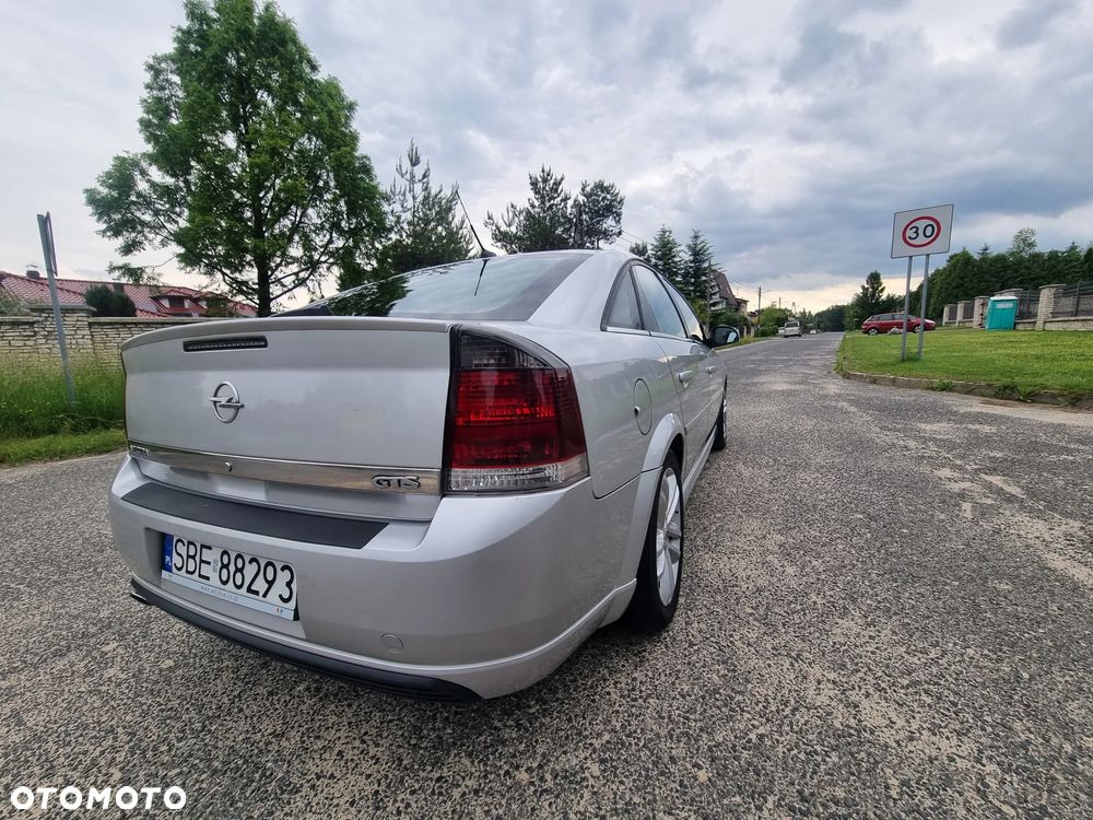 Opel Vectra GTS 1.9 CDTI - 11