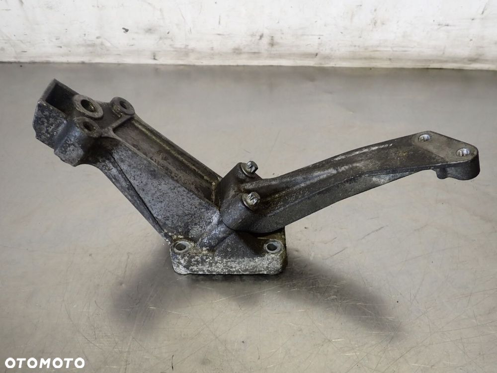 ŁAPA SILNIKA MERCEDES-BENZ SPRINTER 2.1 A6112230404   A6110980829 - 2