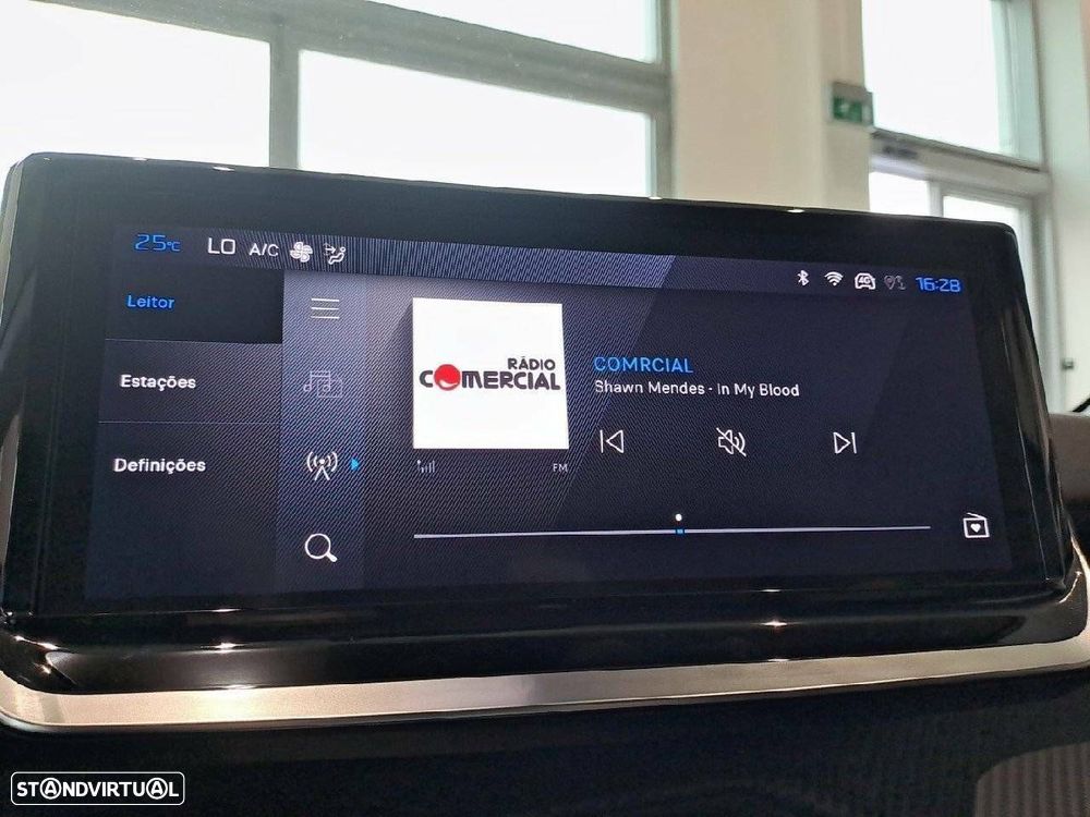 Peugeot 208 1.2 Hybrid Allure e-DCS6 - 19