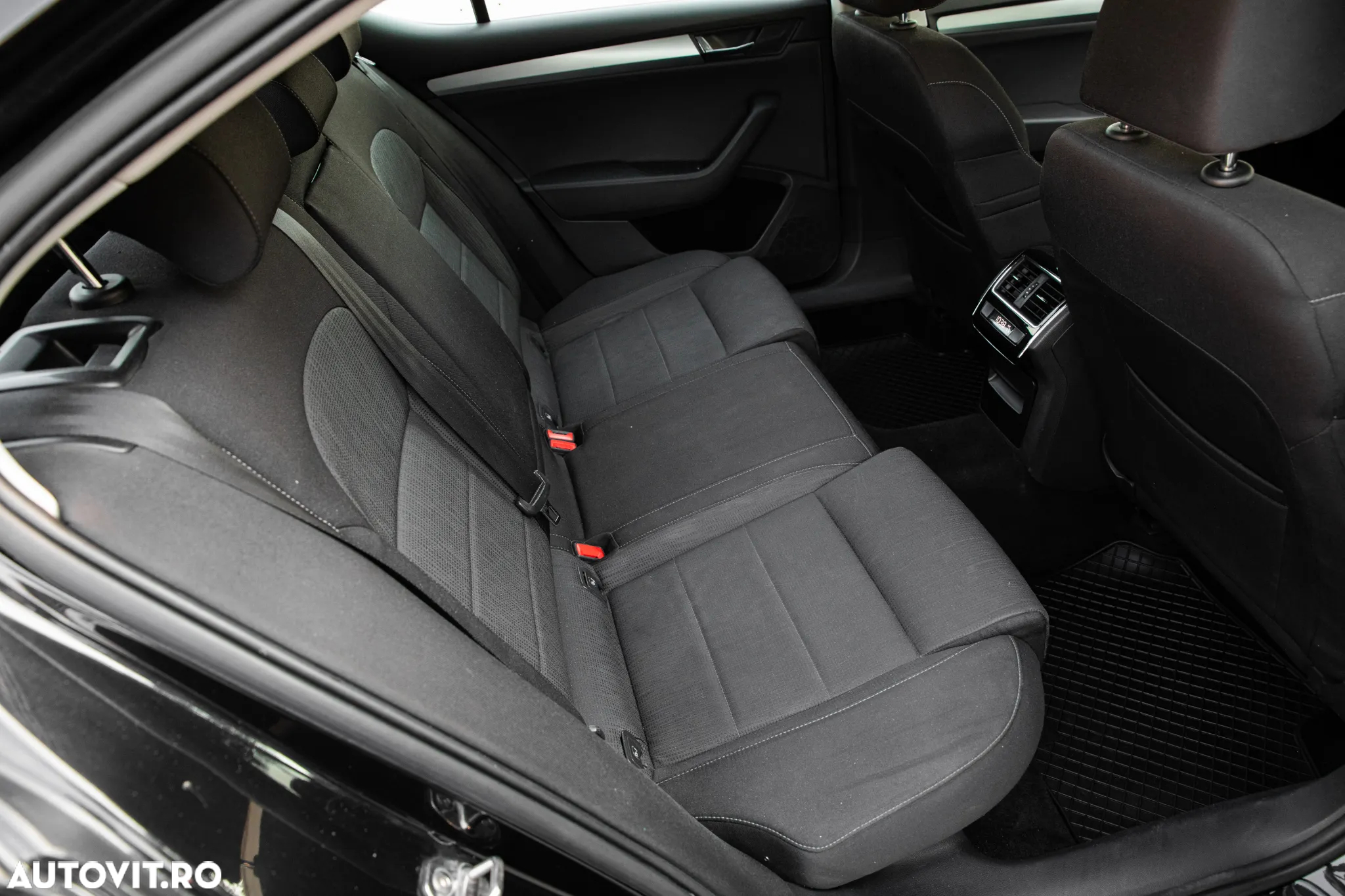 Skoda Superb 2.0 TDI Active - 20
