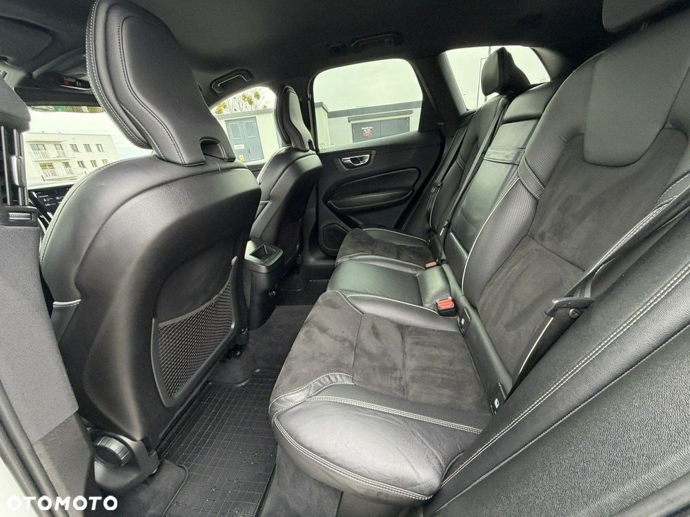 Volvo XC 60 D3 R-Design - 33