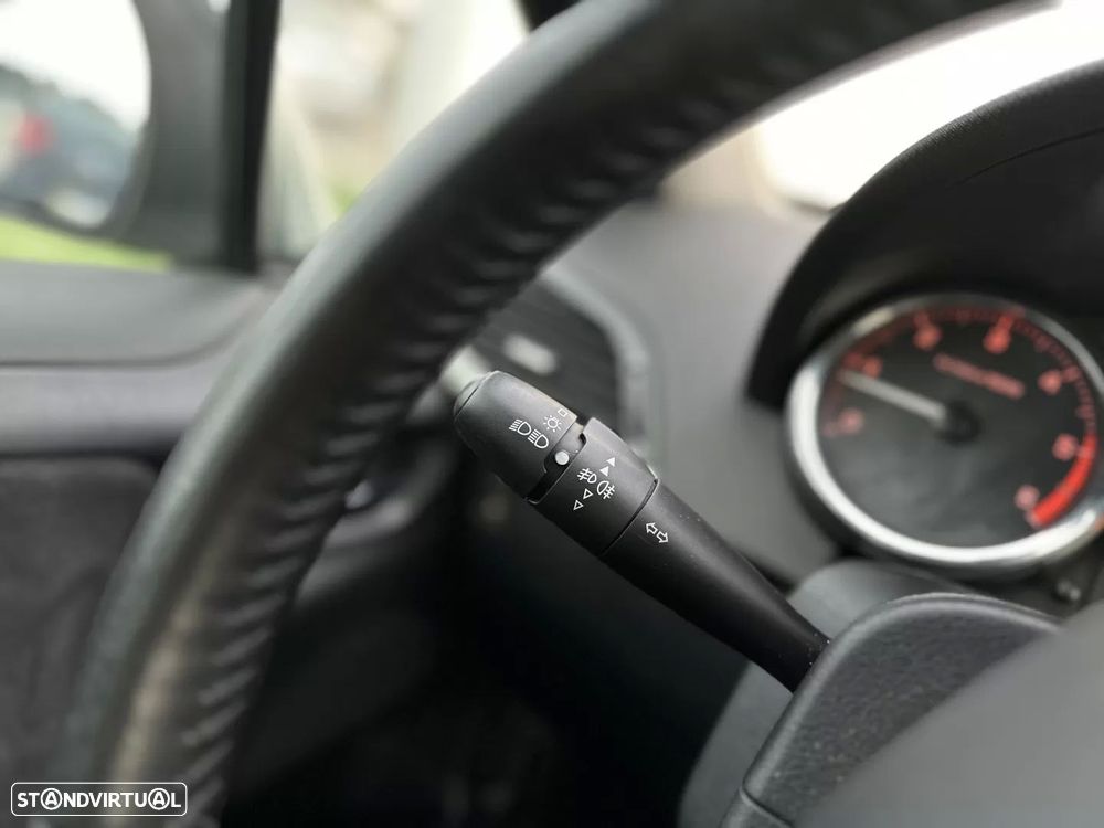 Peugeot 207 1.6 HDi Premium - 23