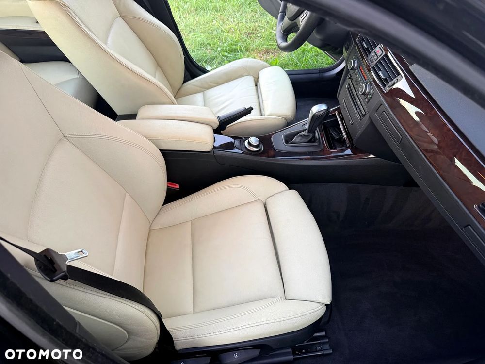 BMW Seria 3 320d DPF - 8