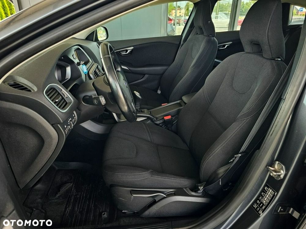 Volvo V40 D2 Momentum - 27