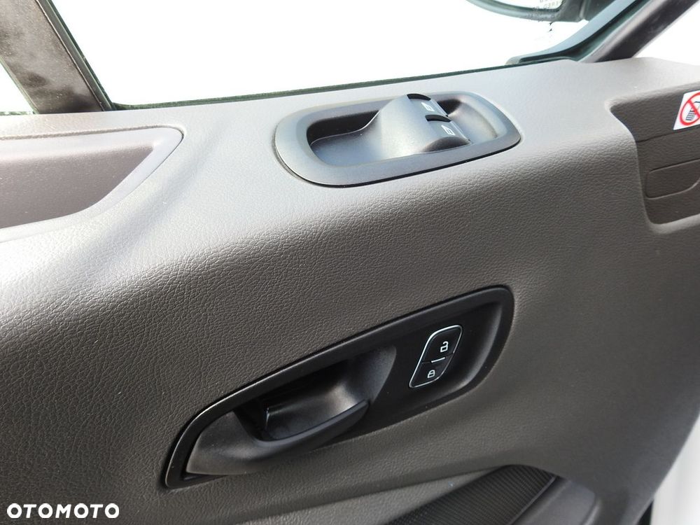 Ford TRANSIT FURGON BRYGADÓWKA  6 MIEJSCA TEMPOMAT KLIMATYZACJA LEDY  130KM - 24