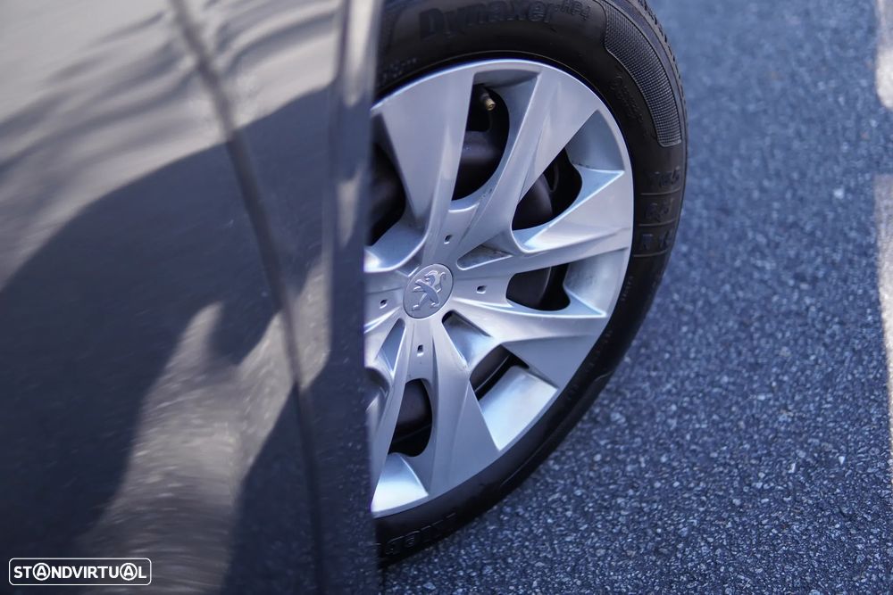 Peugeot 208 1.2 PureTech Style - 30