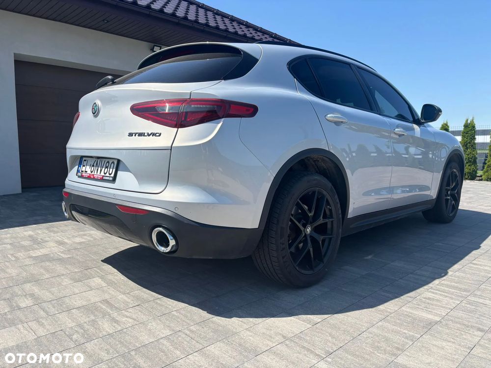 Alfa Romeo Stelvio - 9