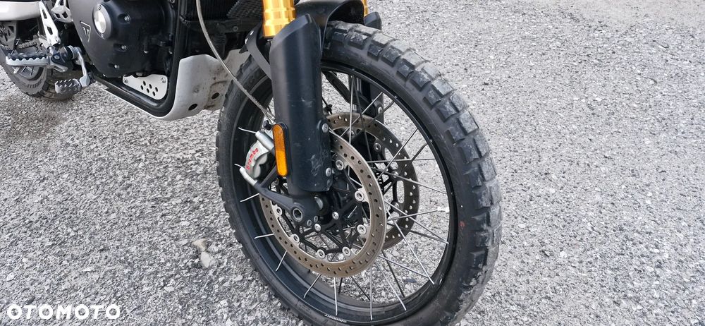 Triumph Scrambler - 10