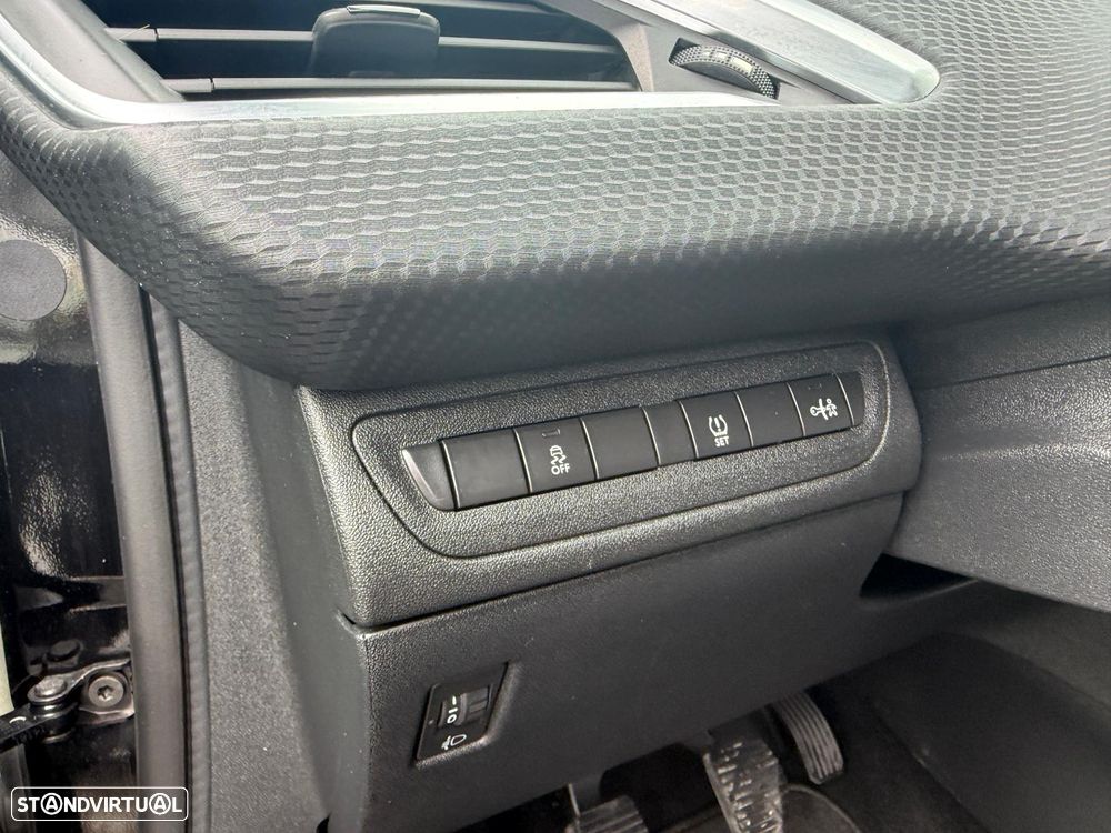 Peugeot 2008 1.4 HDi Allure - 14