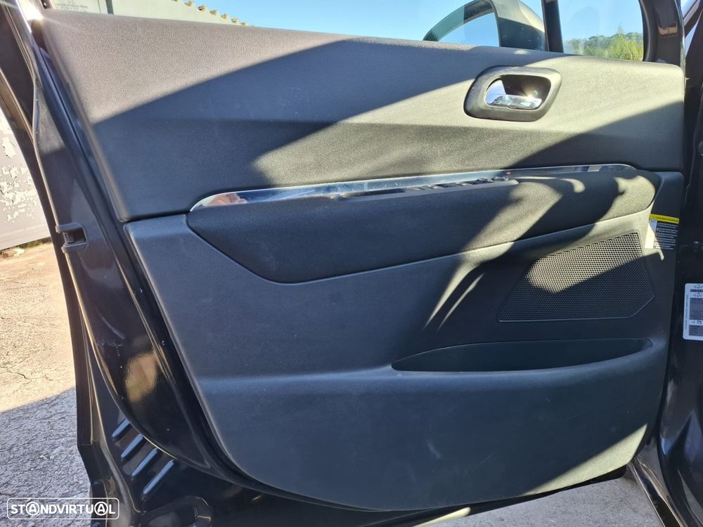 Peugeot 5008 1.6 HDi Tech-Motion CMP6 - 38