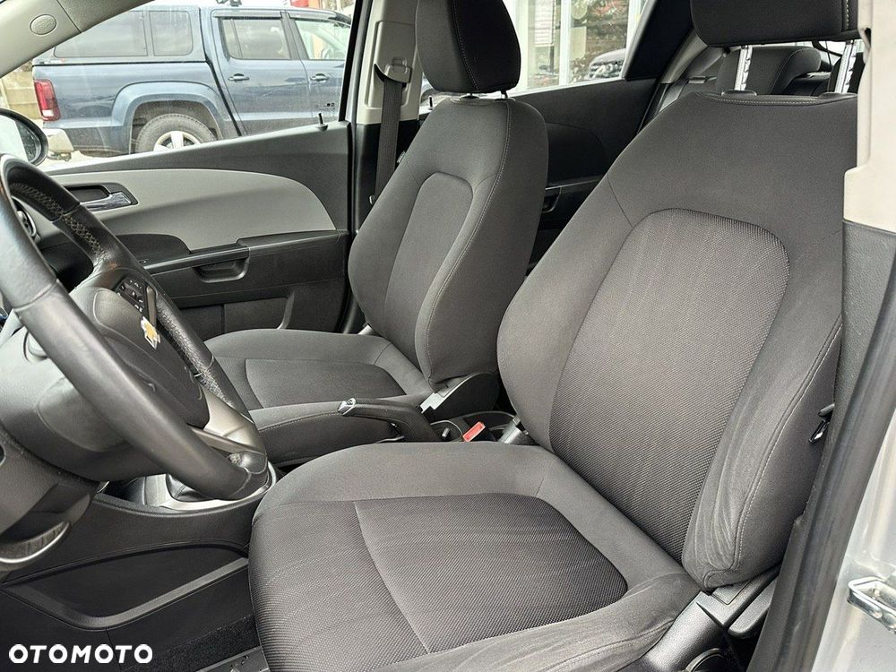 Chevrolet Aveo 1.6 LTZ - 17