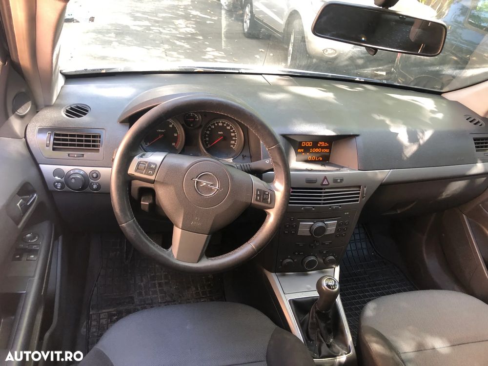 Dezmembrez Opel Astra H albastru 1,7 diesel 2006 - 6