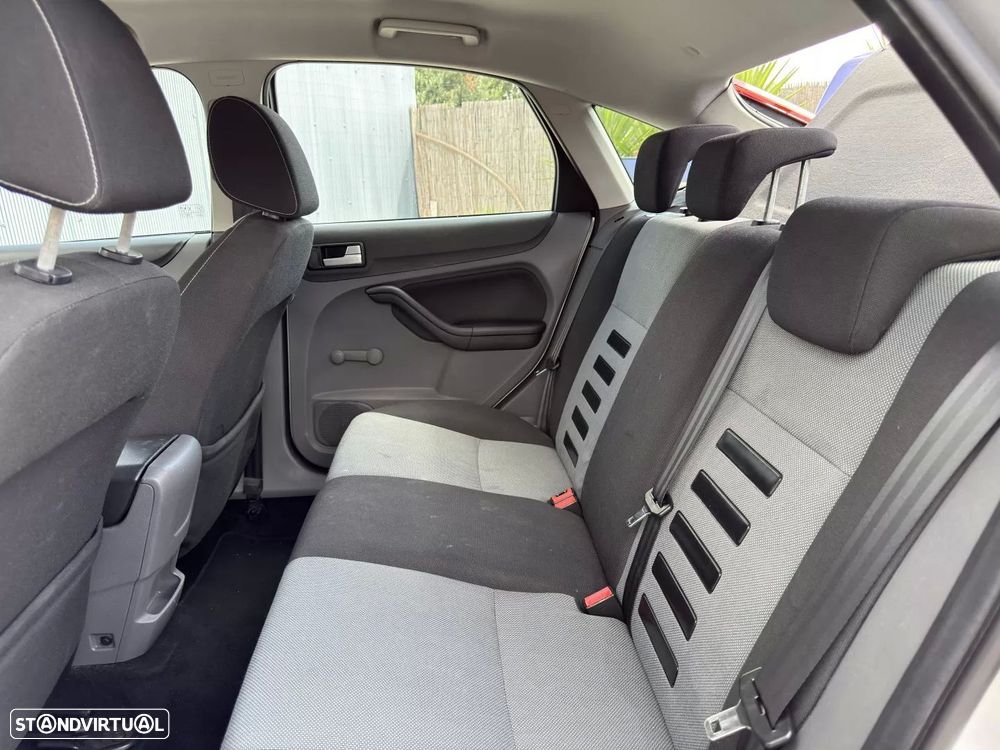 Ford Focus 1.6 TDCi ECOnetic - 8