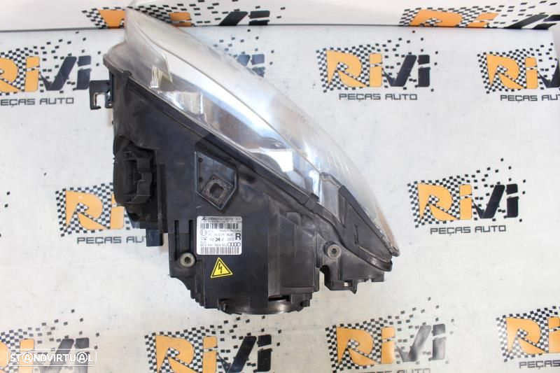 Ótica / Farol Direito Audi A4 (8Ec, B7)  8E0941004bq / 0301219684 / 8E - 7