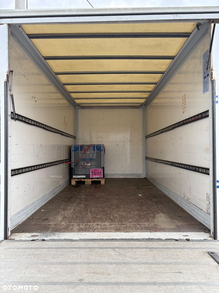 Volkswagen Crafter - 13
