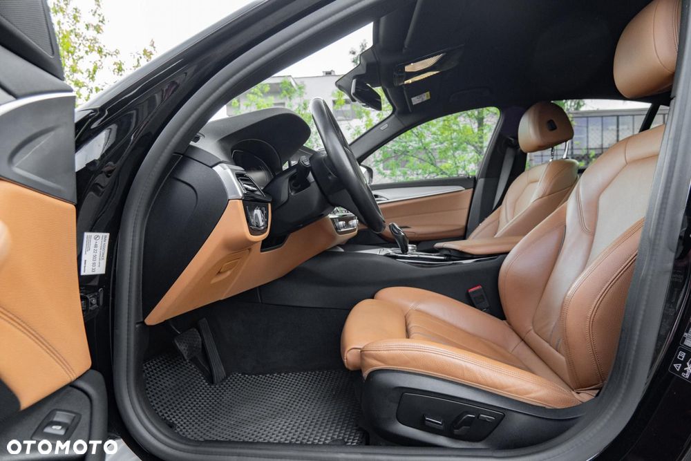 BMW Seria 5 520d xDrive MHEV Business Edition - 14