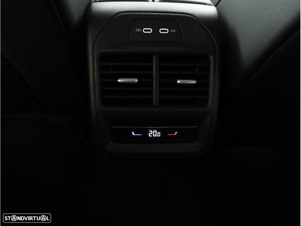 VW Passat Variant - 21