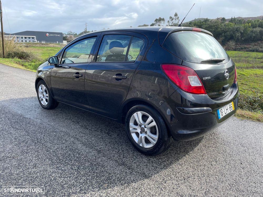 Opel Corsa ver-1-2-cosmo - 3