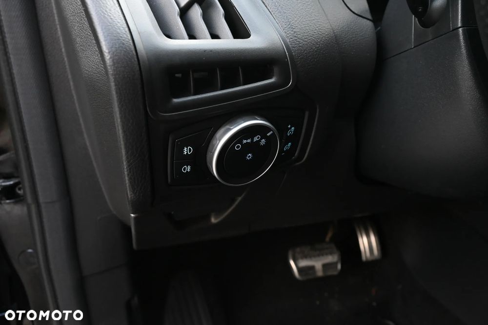Ford Focus 1.5 EcoBoost Start-Stopp-System ST-LINE - 32