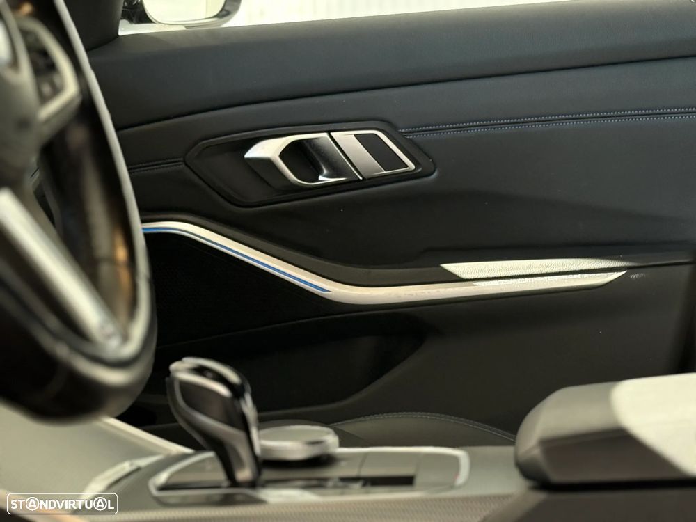 BMW 320 e Pack Desportivo M Auto - 59