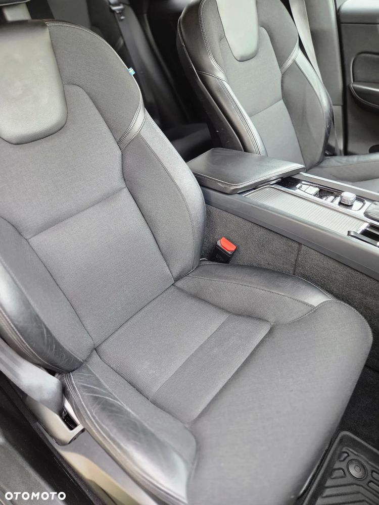 Volvo XC 60 D4 AWD Geartronic Momentum - 29