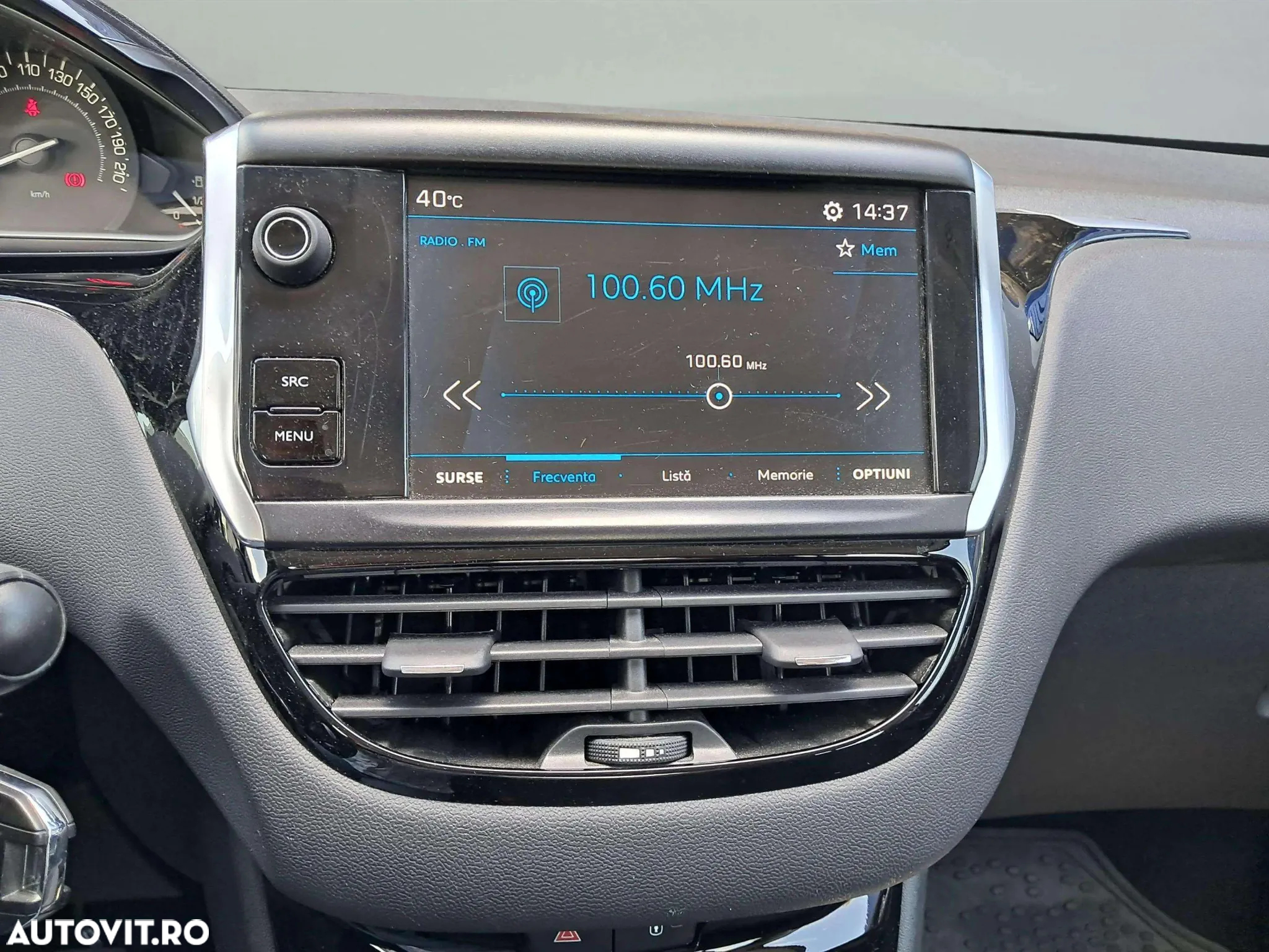 Peugeot 208 1.2 L PureTech Active - 11