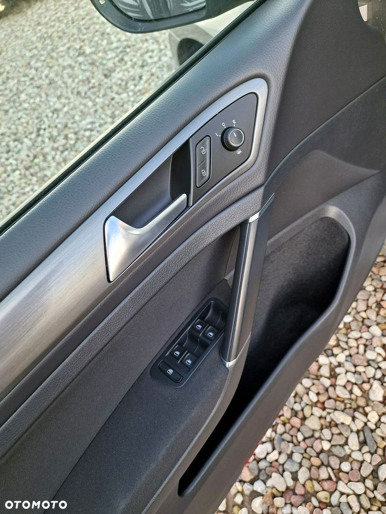 Volkswagen Golf - 20