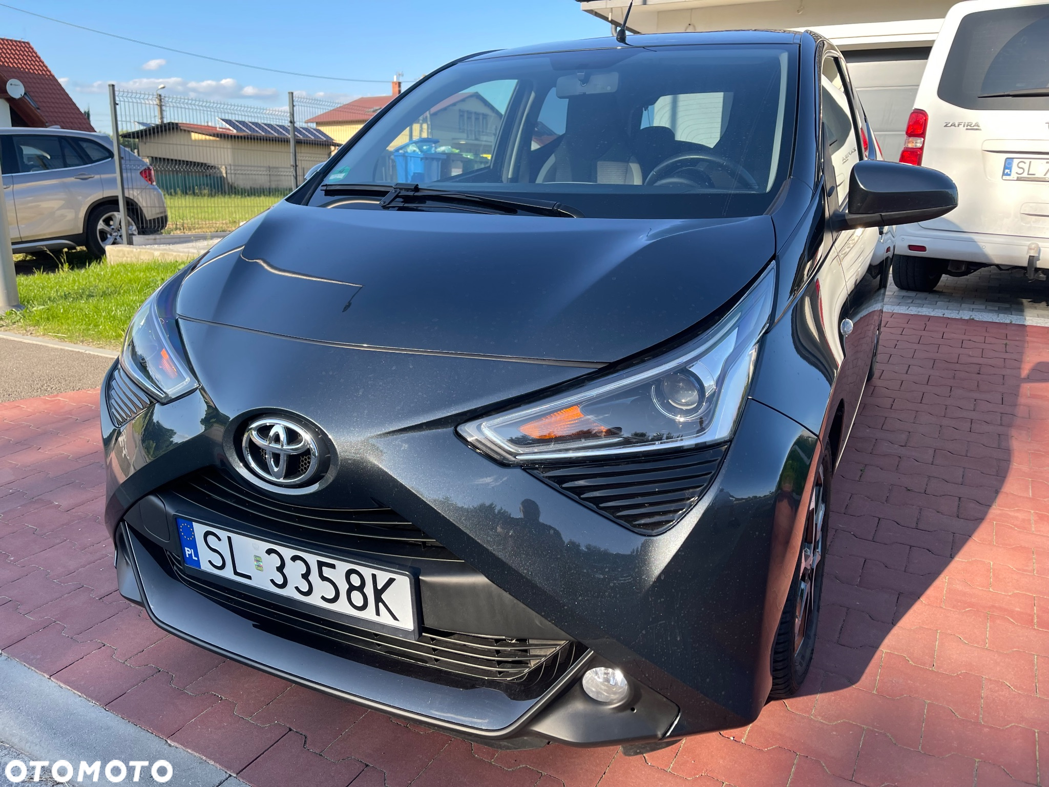 Toyota Aygo x.shift x-play connect - 2