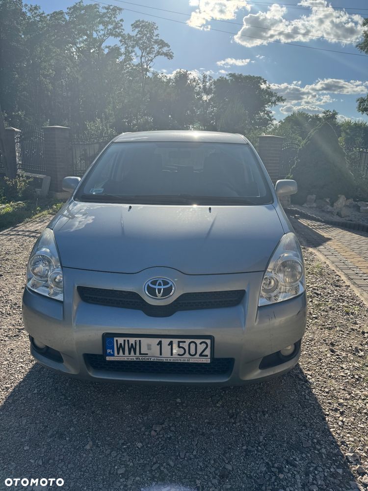 Toyota Corolla Verso 2.2 D-4D - 1