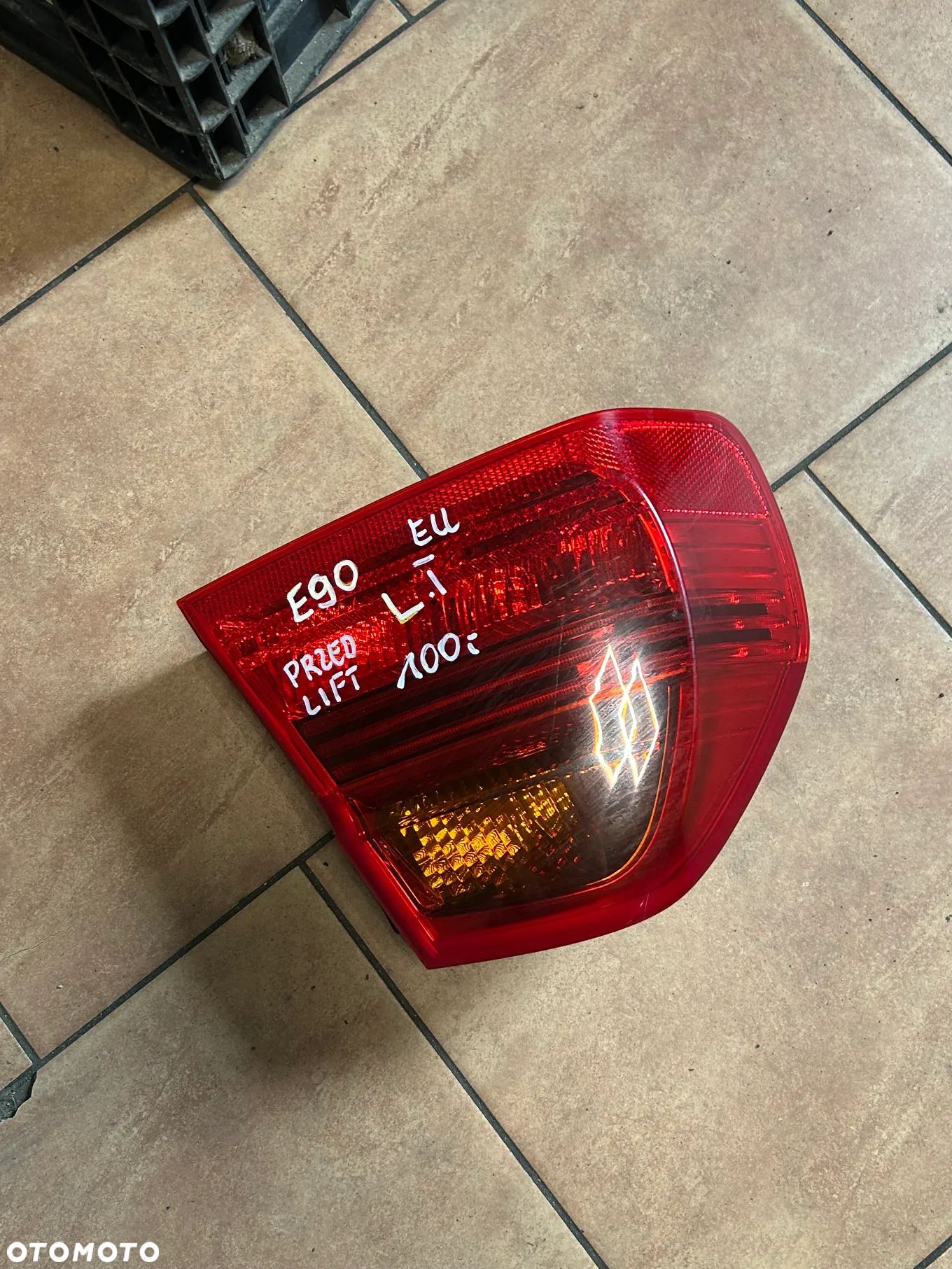 LAMPA BMW E90 PRZED LIFT LEWY TYŁ EU 6937457 - 1