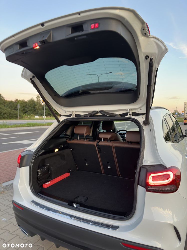 Mercedes-Benz GLA 250 4-Matic AMG Line - 9