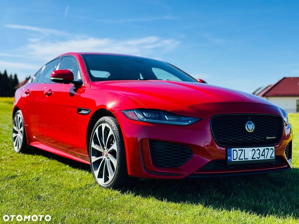 Jaguar XE 2.0 P300 AWD R-Dynamic S - 4