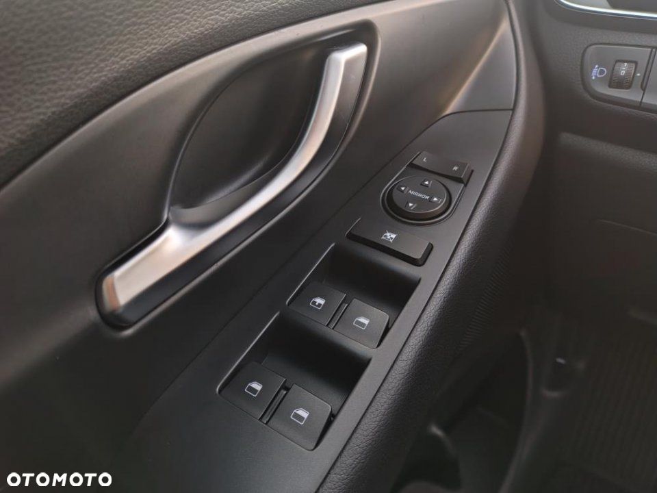 Hyundai i30 1.5 DPI Classic + - 28