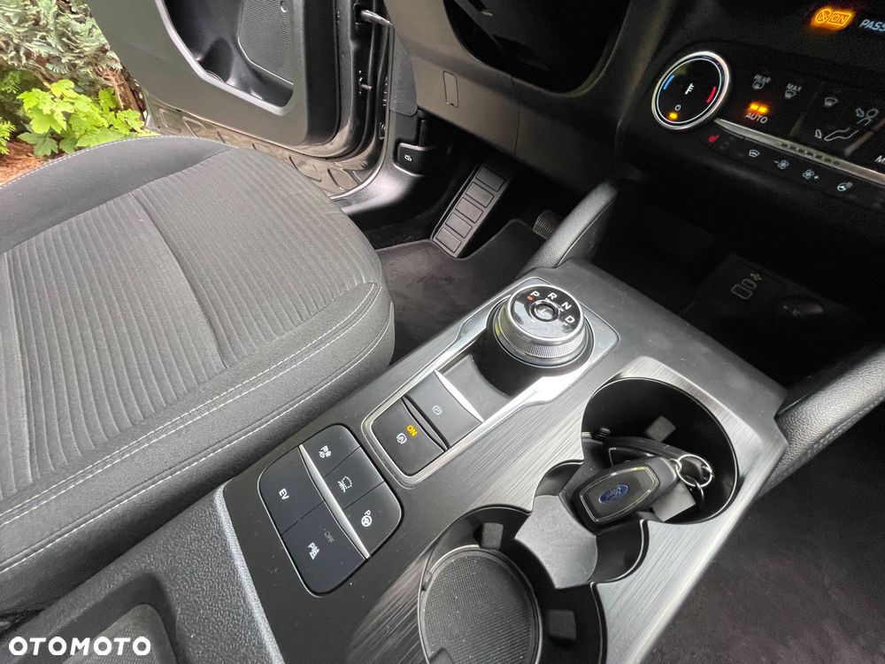 Ford Kuga - 34