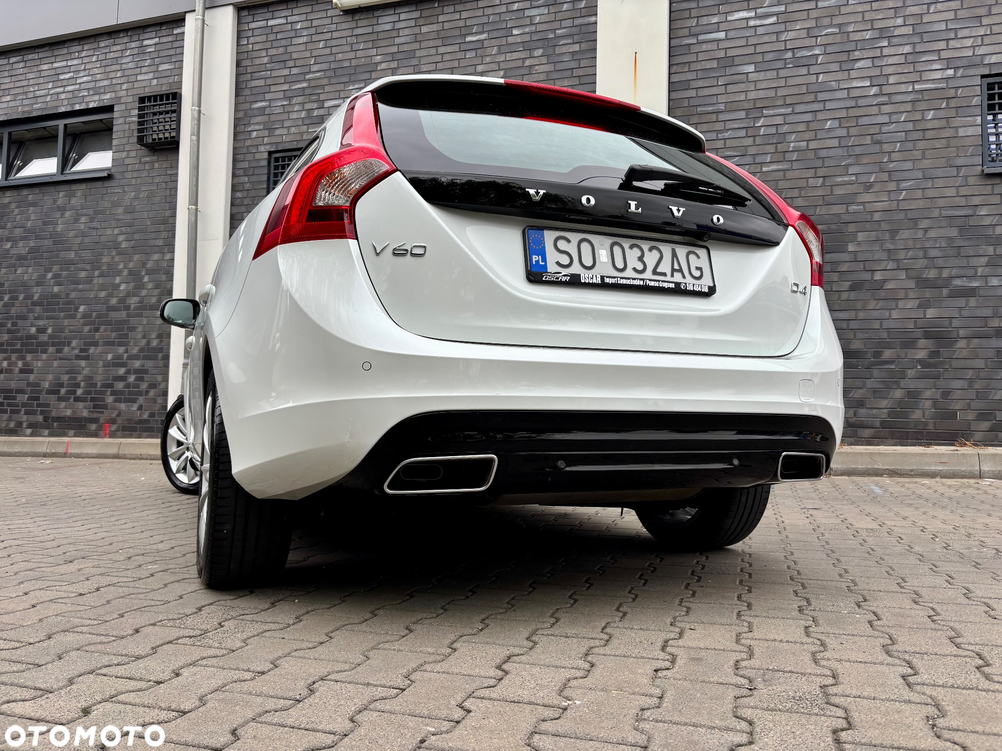 Volvo V60 D4 Drive-E R-Design Kinetic - 33