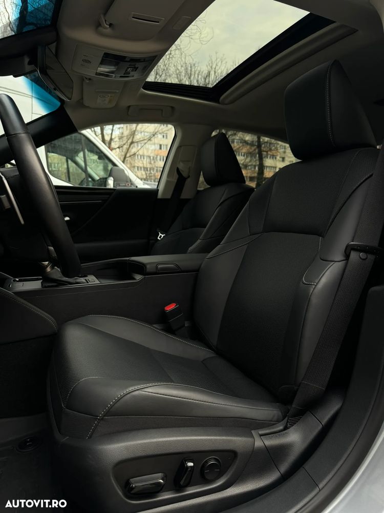 Lexus Seria ES 300h Executive - 11