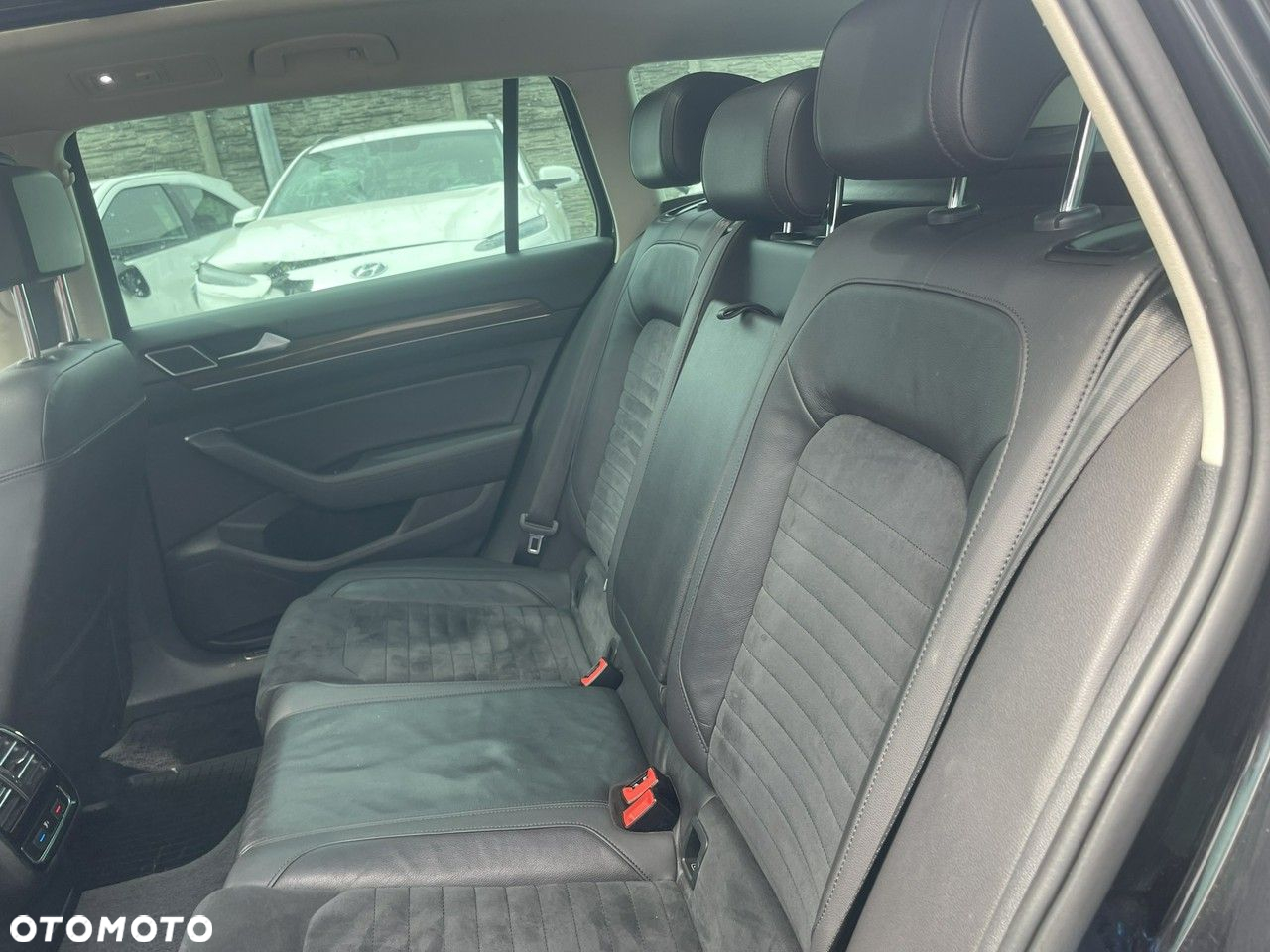 Volkswagen Passat Variant 2.0 TDI (BlueMotion Technology) Highline - 12