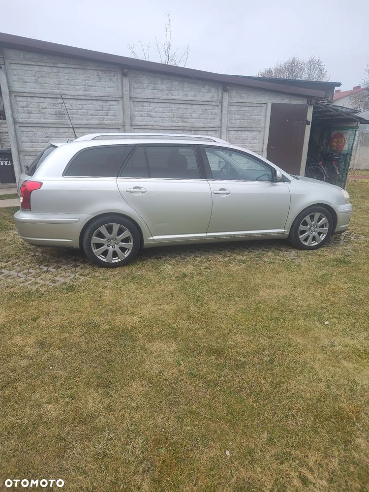 Toyota Avensis 2.0 D-4D - 9
