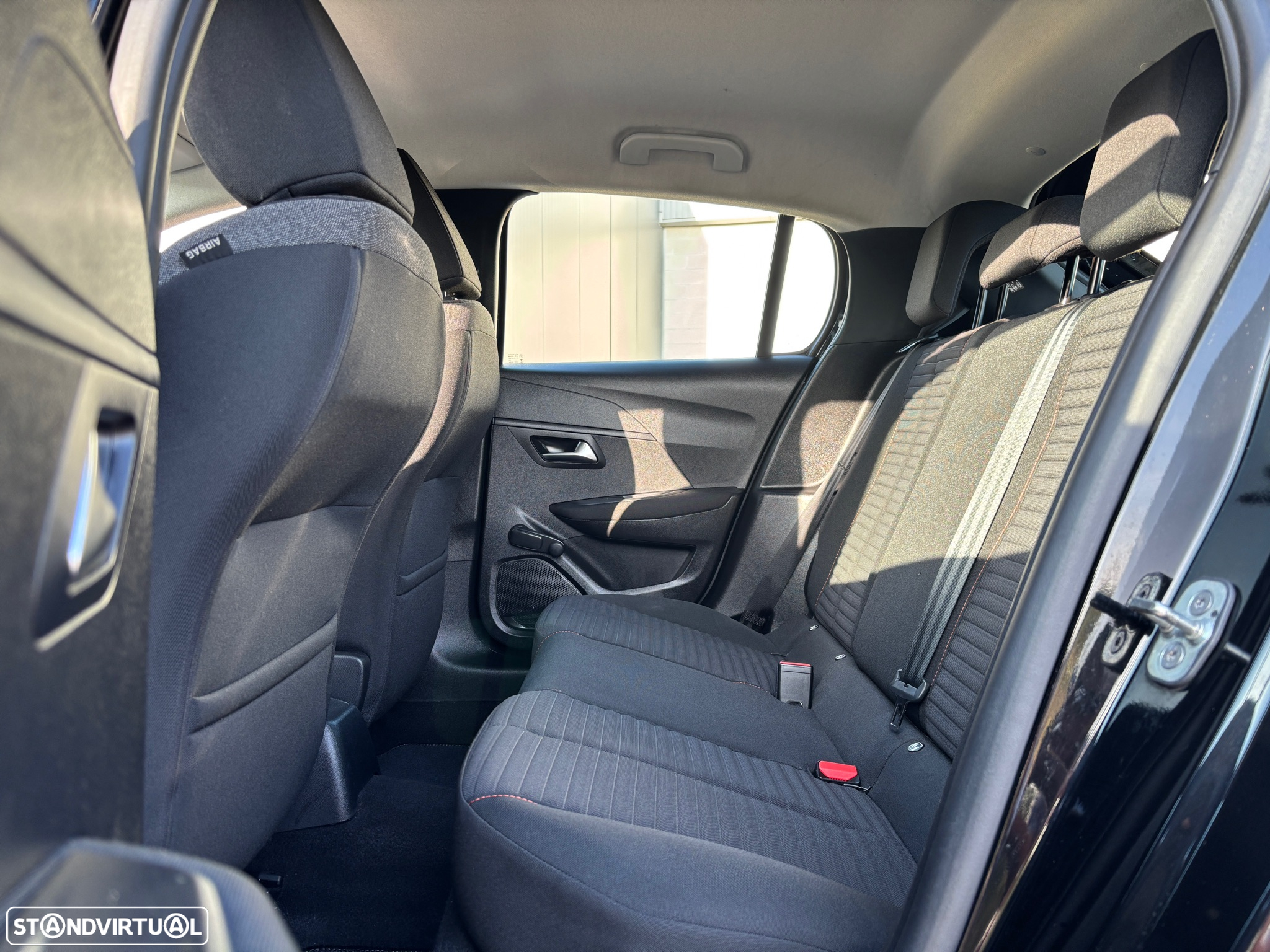 Peugeot 208 1.2 PureTech Active Pack - 8