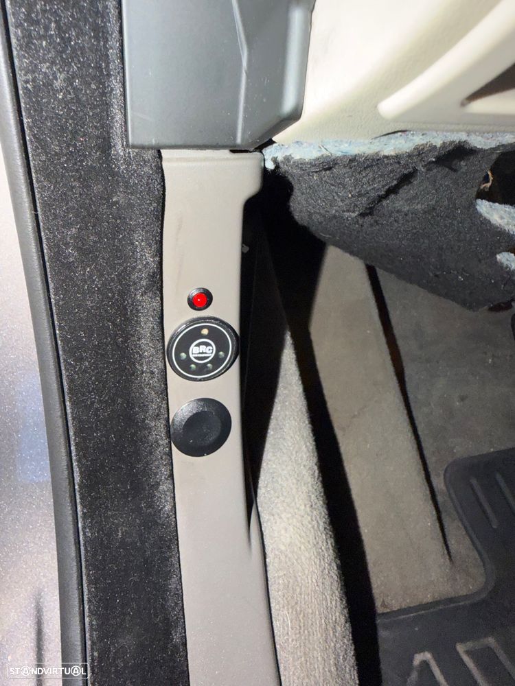 Jaguar XF 4.2 V8 Premium Luxury - 42