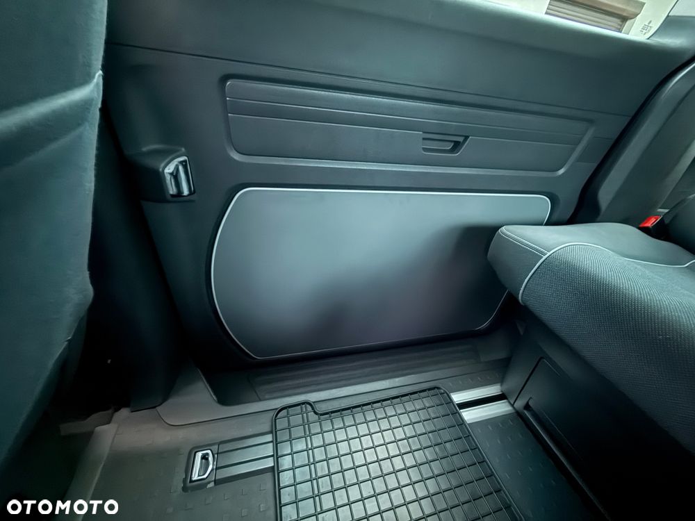 Volkswagen Multivan - 18