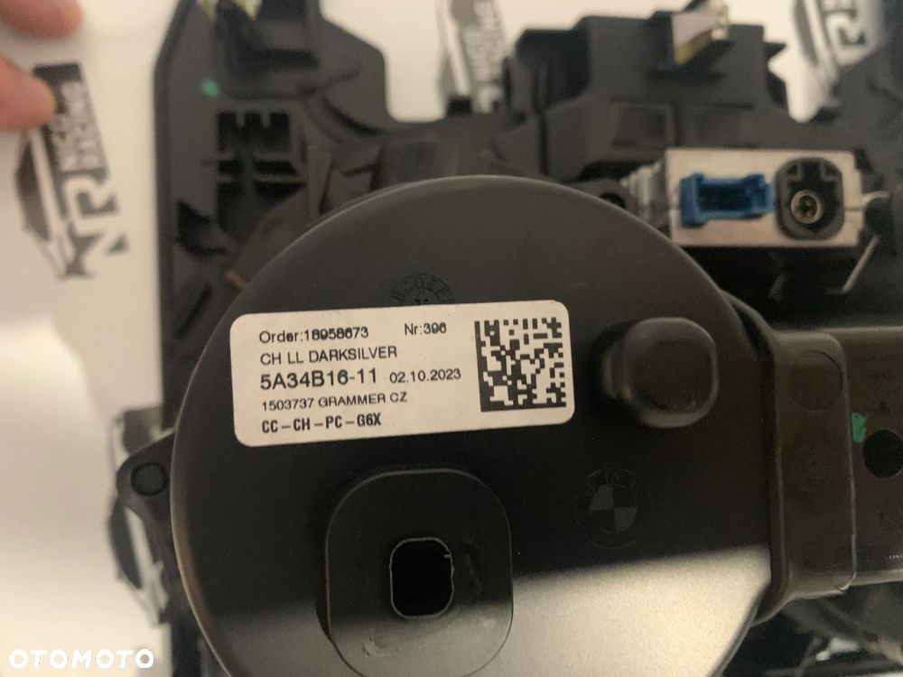 CUPHOLDER SCHOWEK TUNELU ŁADOWARKA INDUKCJA USB TYP C BMW 5 G60 G61 5A34B16 - 9