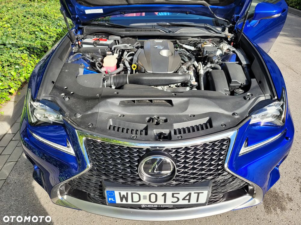 Lexus RC 200t / 300 F Sport - 16