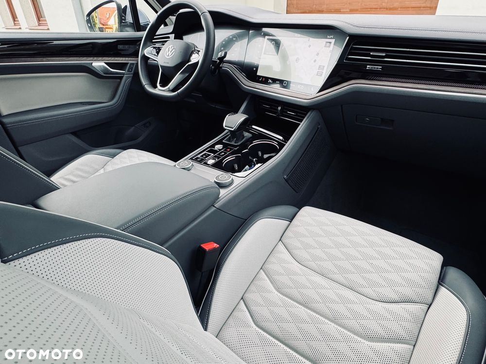 Volkswagen Touareg 3.0 V6 TFSI PHEV 280kW 4Motion Elegance - 16