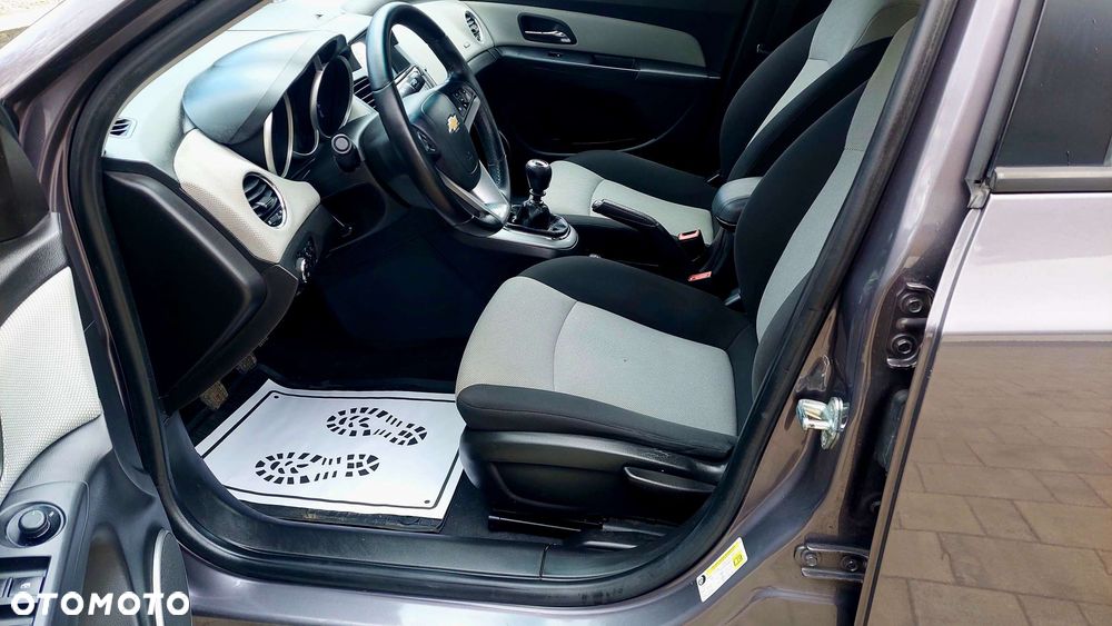 Chevrolet Cruze 1.8 LS - 5