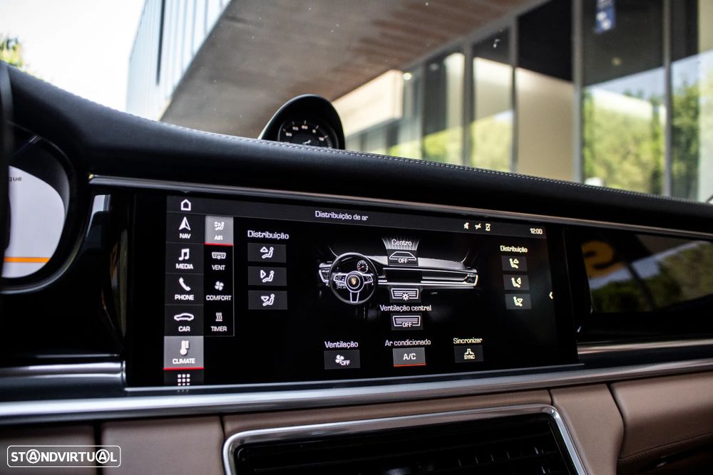 Porsche Panamera 4 E-Hybrid - 45