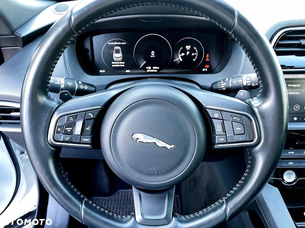 Jaguar F-Pace 35t AWD Prestige - 4