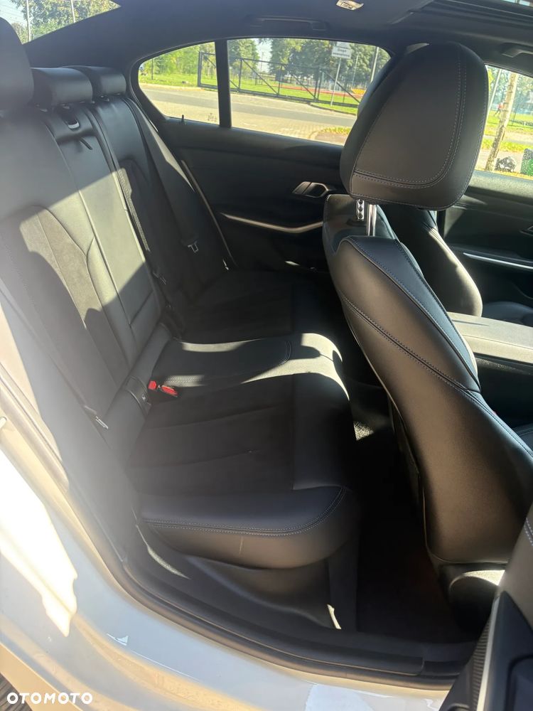 BMW Seria 3 318i M Sport sport - 10