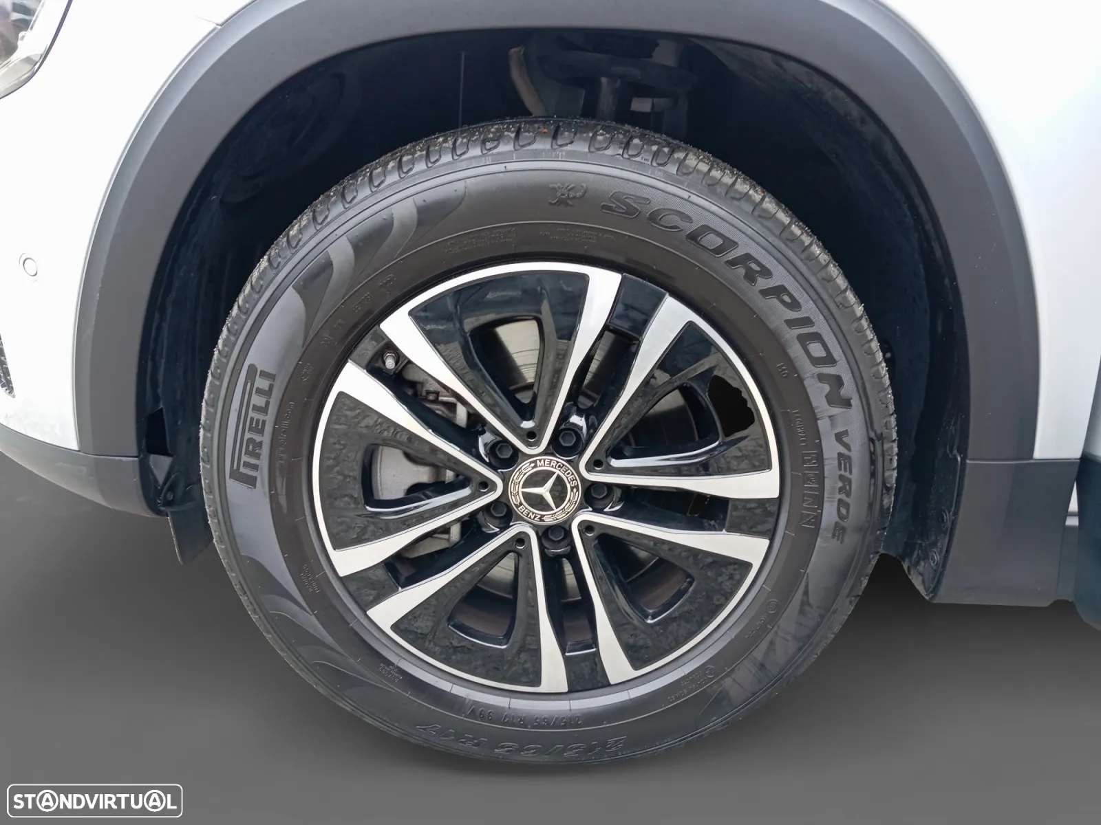 Mercedes-Benz GLB 180 d - 16