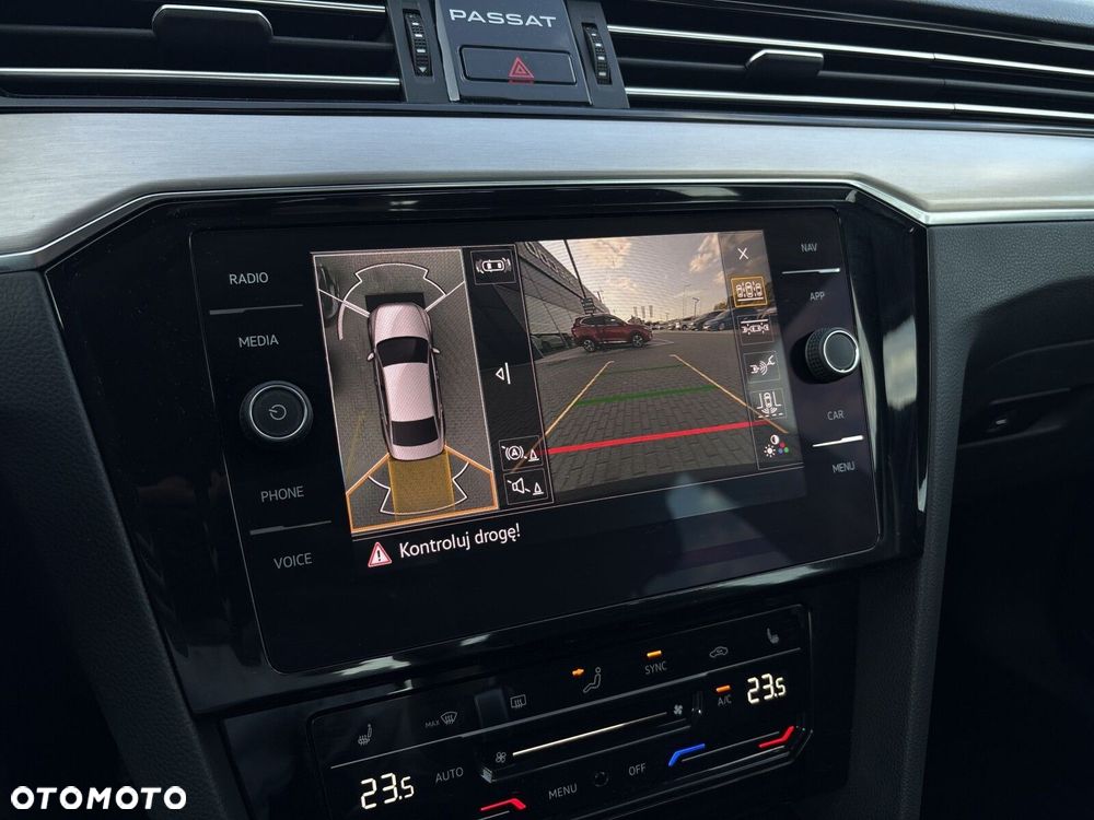 Volkswagen Passat - 19
